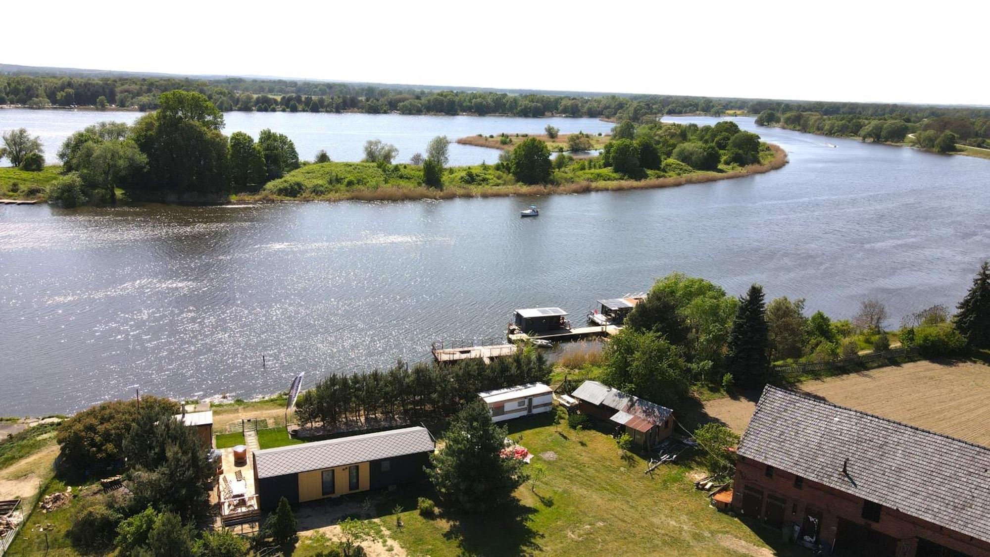Houseboat Water Boy Apartament Plywajacy Dom Na Wodzie Lodz Uraz  Εξωτερικό φωτογραφία