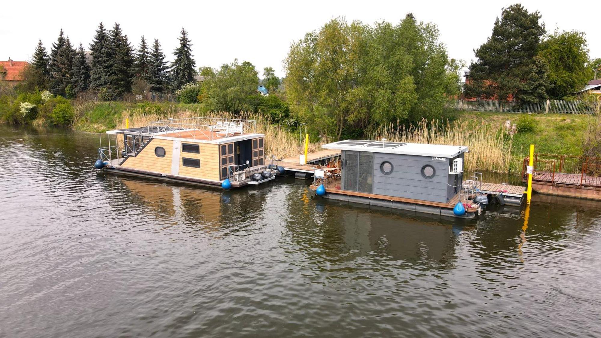 Houseboat Water Boy Apartament Plywajacy Dom Na Wodzie Lodz Uraz  Εξωτερικό φωτογραφία
